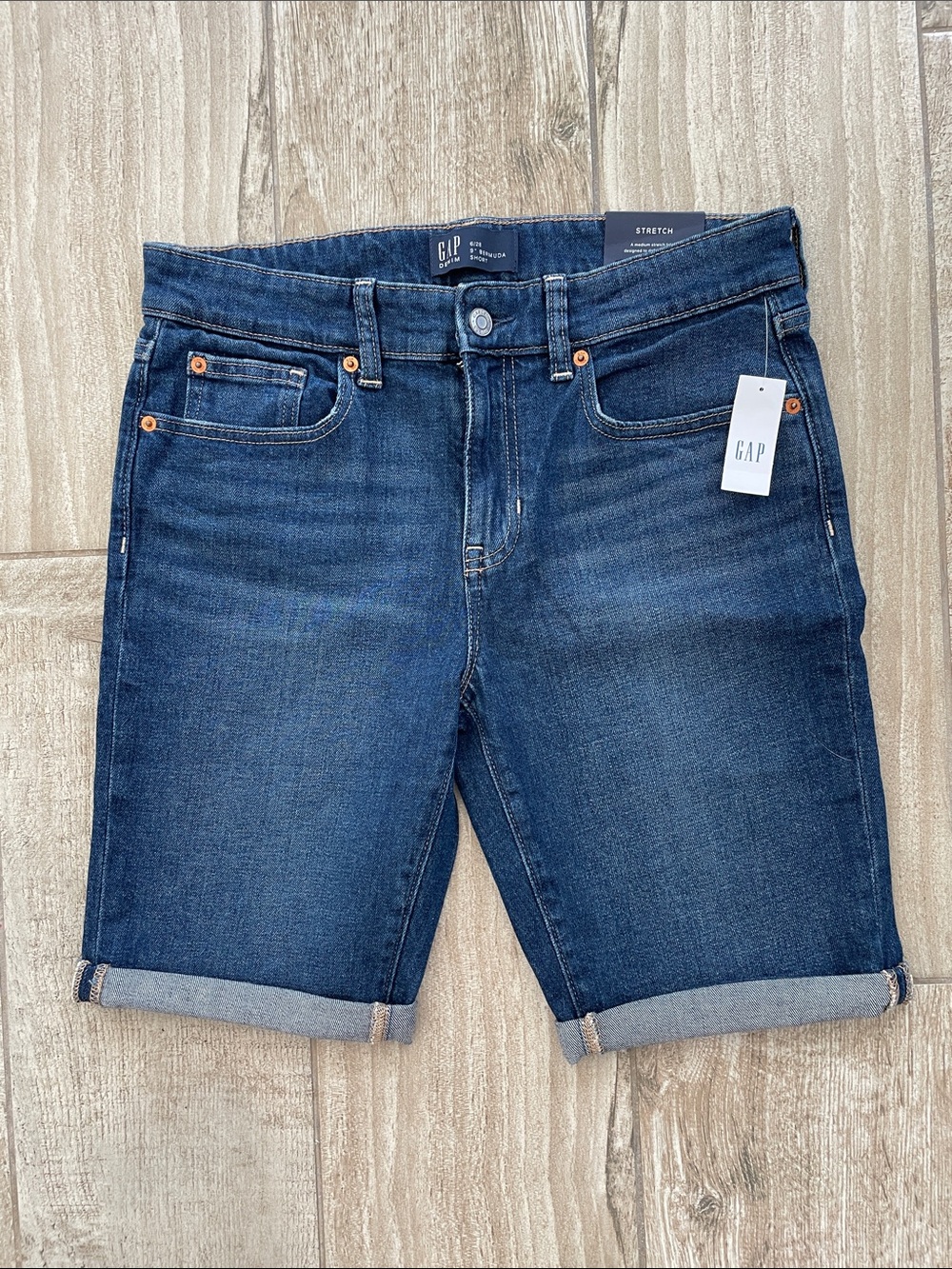 GAP blue denim Bermuda shorts, size 6, NWT